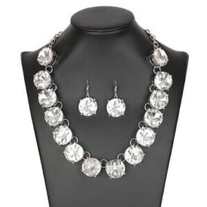Elegant Silver Necklace and Earring Set